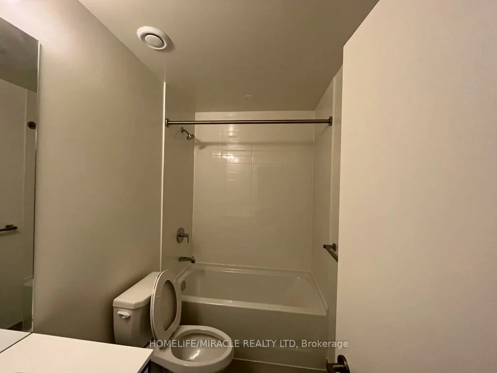 185, Deerfield, Central Newmarket, Newmarket