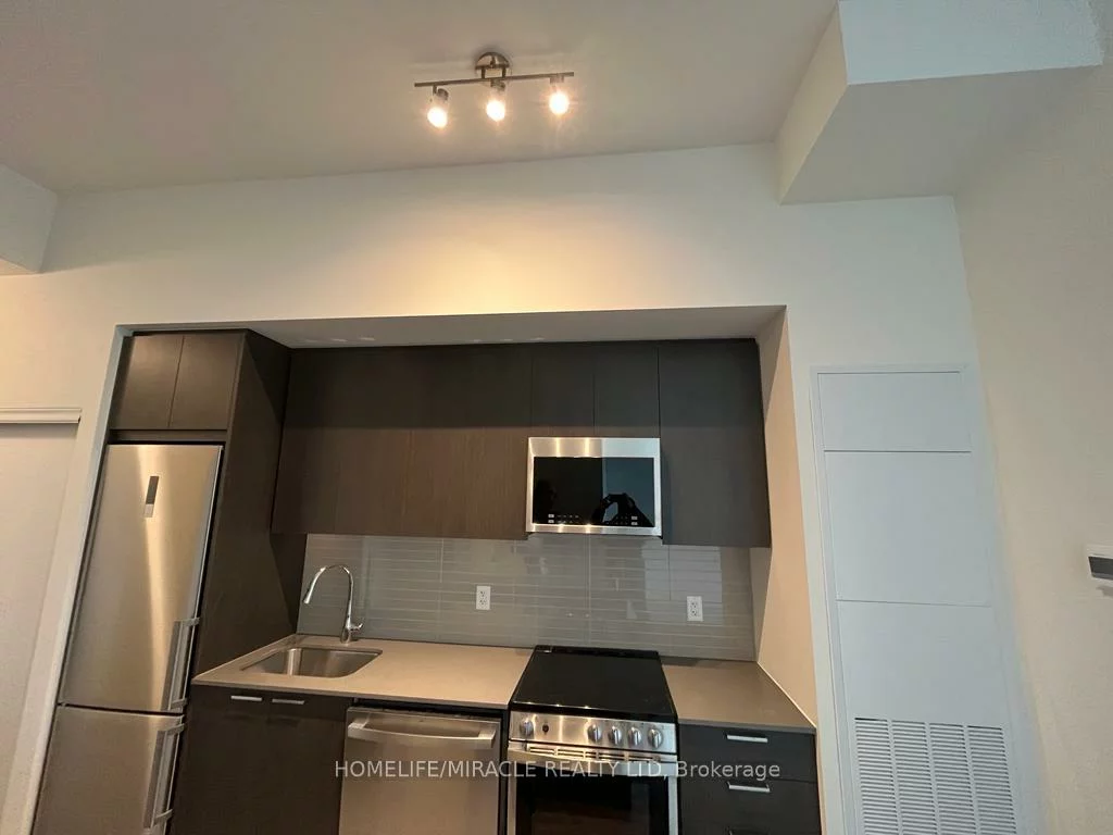 185, Deerfield, Central Newmarket, Newmarket