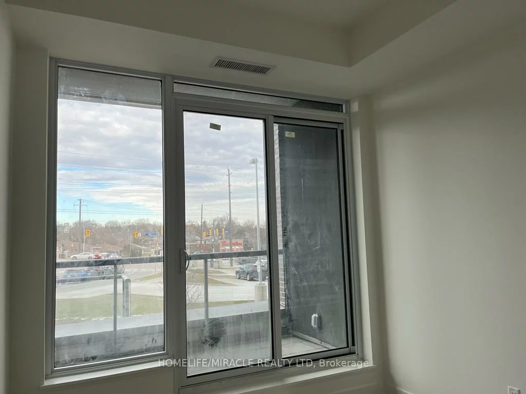 185, Deerfield, Central Newmarket, Newmarket