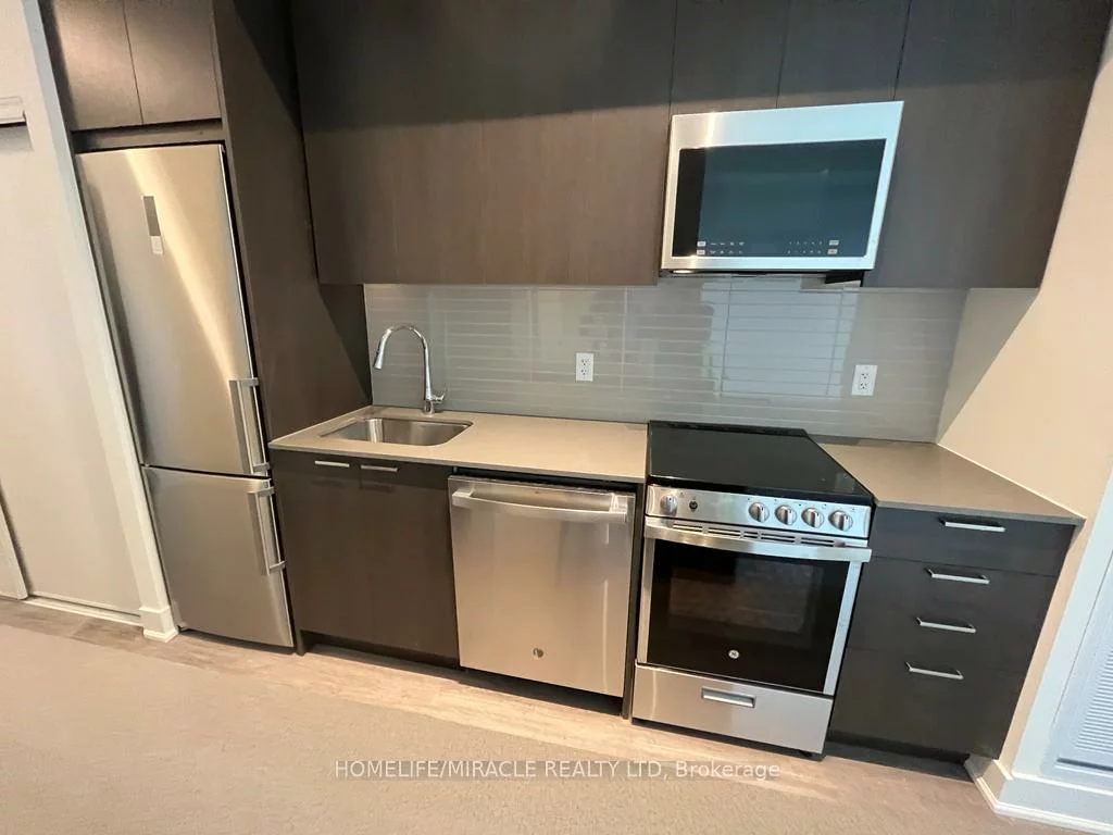 185, Deerfield, Central Newmarket, Newmarket