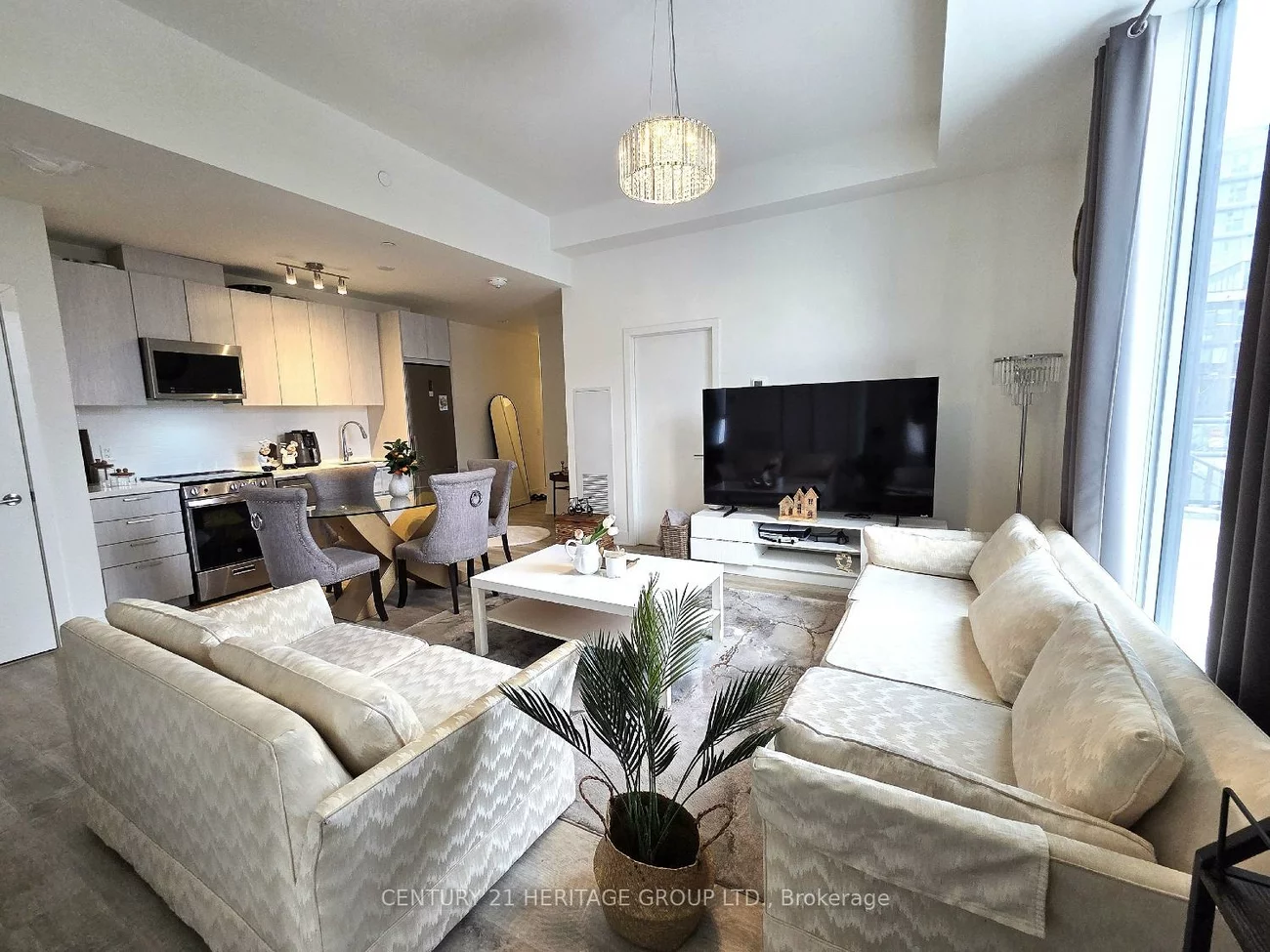 185, Deerfield, Central Newmarket, Newmarket