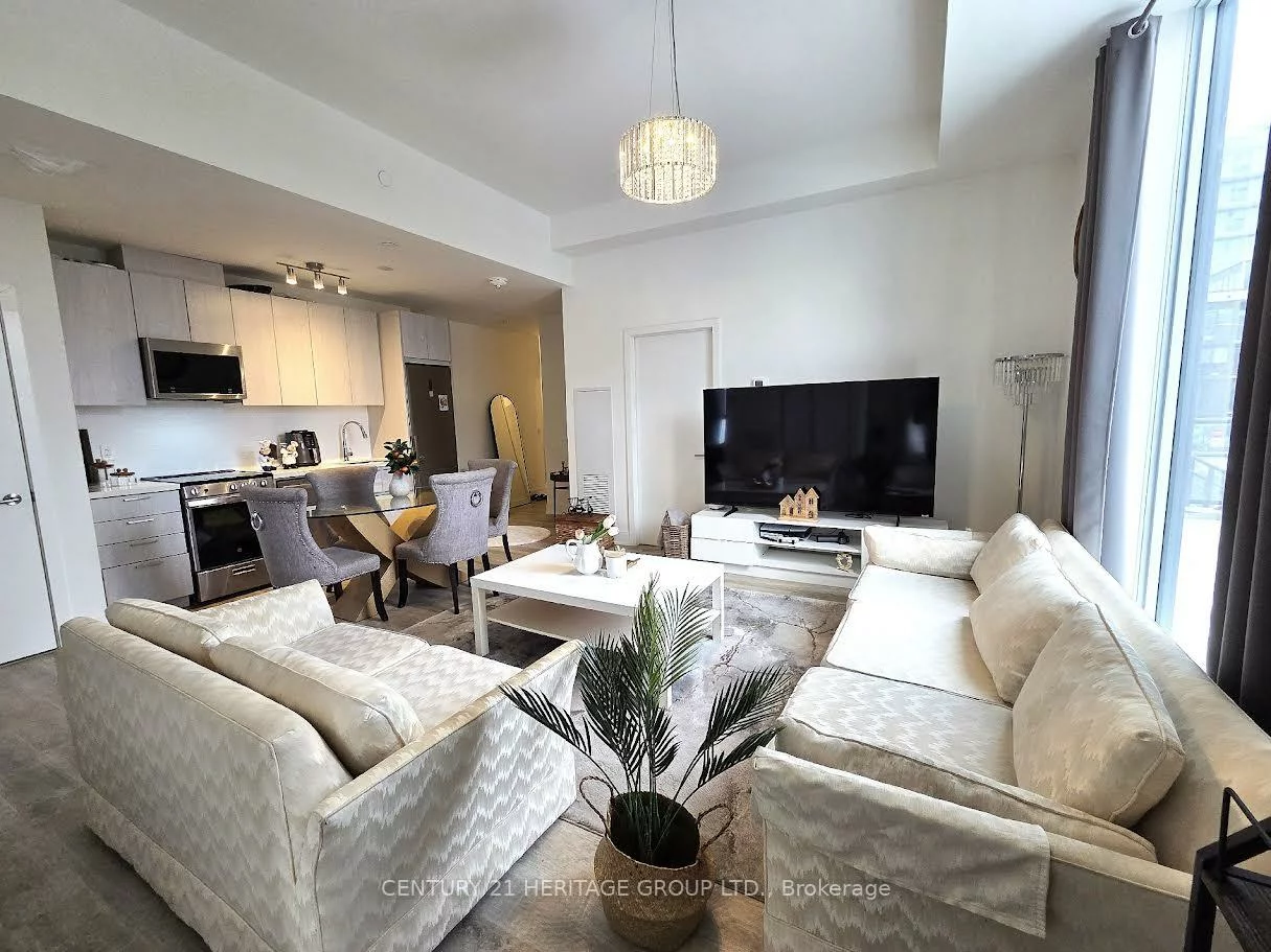 185, Deerfield, Central Newmarket, Newmarket