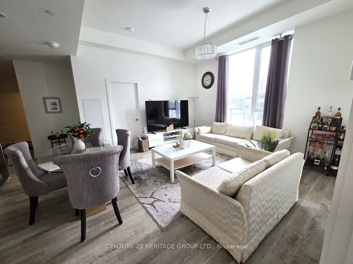 185, Deerfield, Central Newmarket, Newmarket