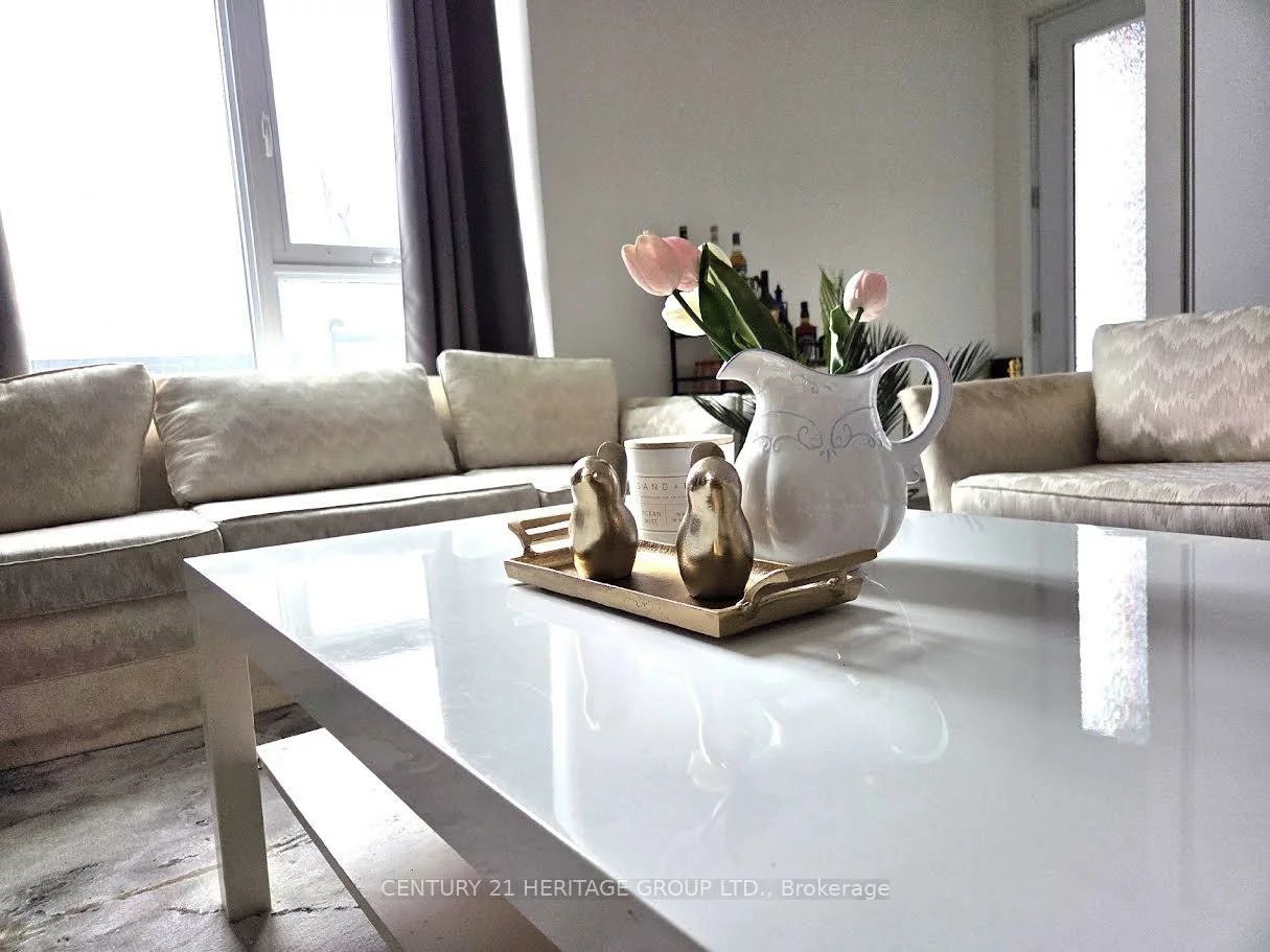 185, Deerfield, Central Newmarket, Newmarket