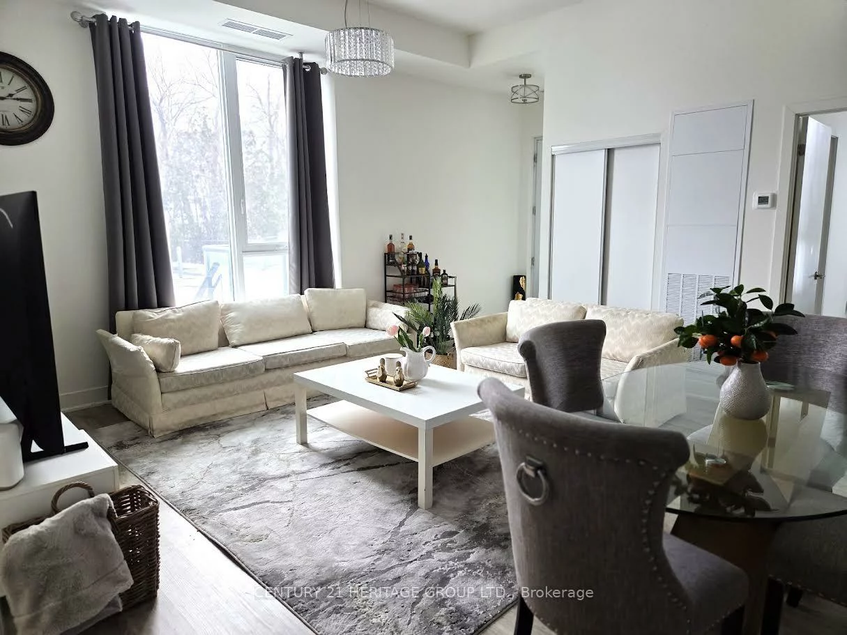 185, Deerfield, Central Newmarket, Newmarket