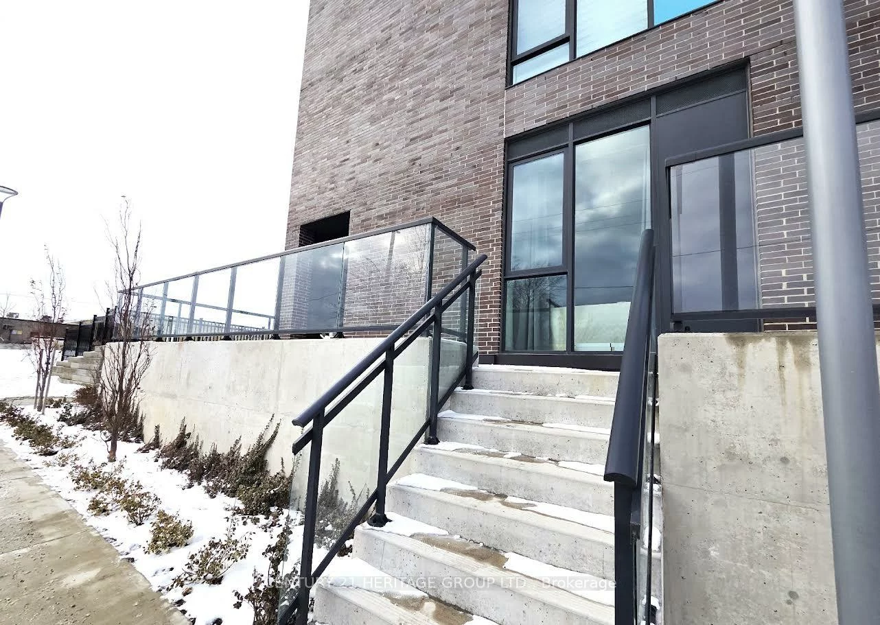 185, Deerfield, Central Newmarket, Newmarket