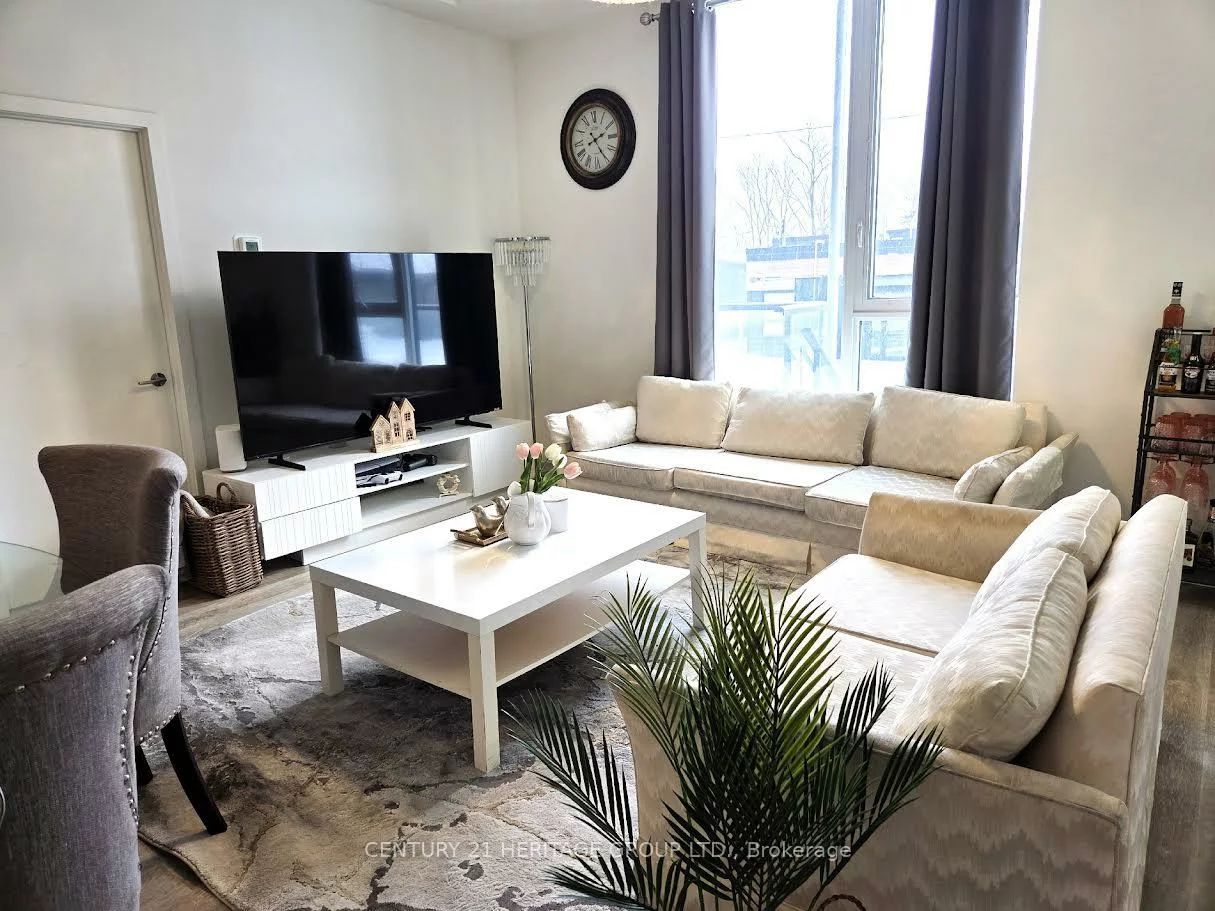 185, Deerfield, Central Newmarket, Newmarket