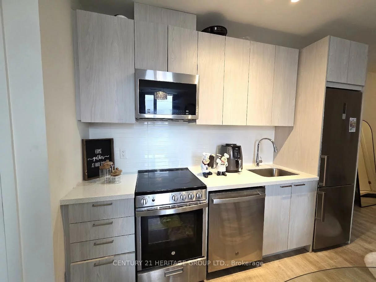 185, Deerfield, Central Newmarket, Newmarket