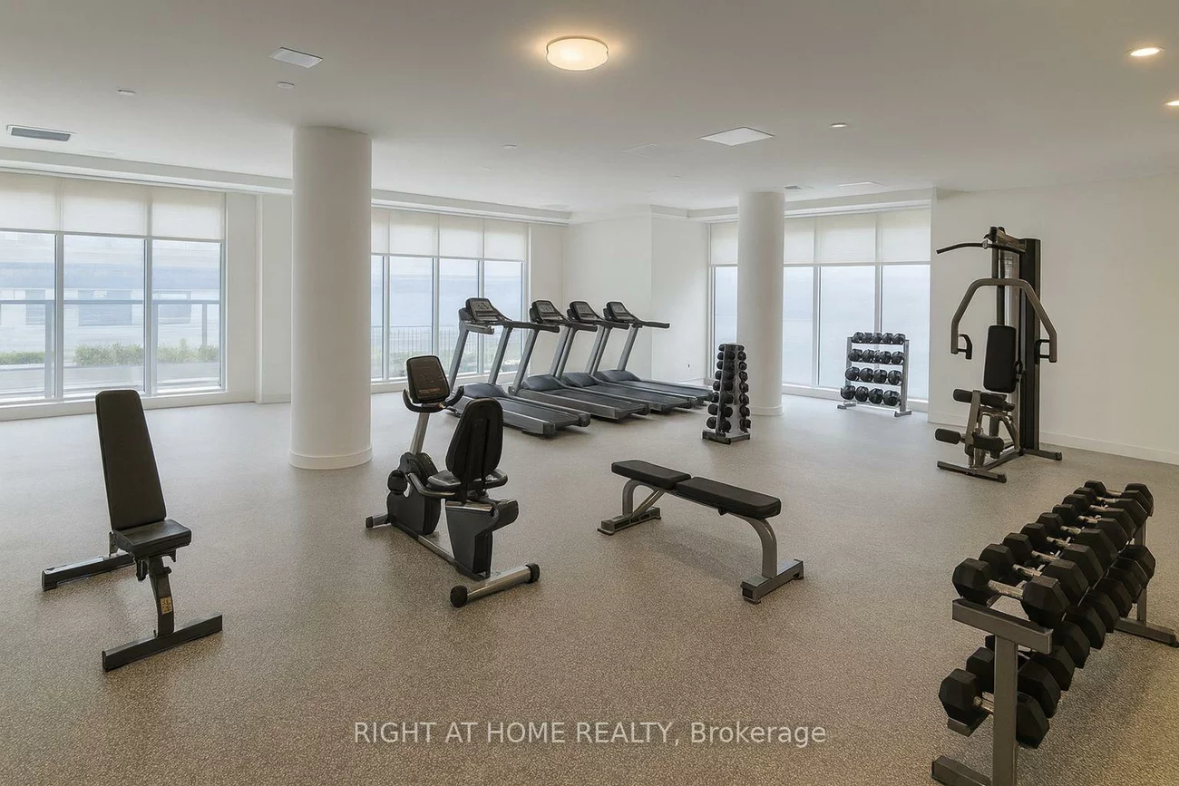 715, Davis, Huron Heights-Leslie Valley, Newmarket