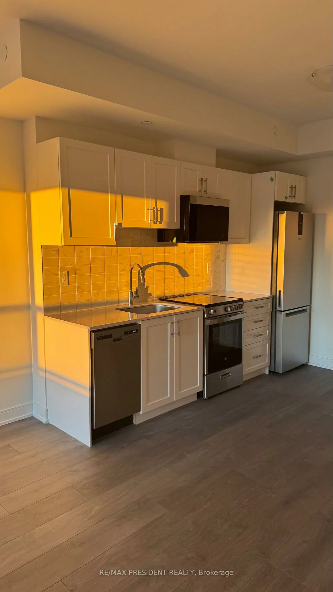 705, Davis, Huron Heights-Leslie Valley, Newmarket