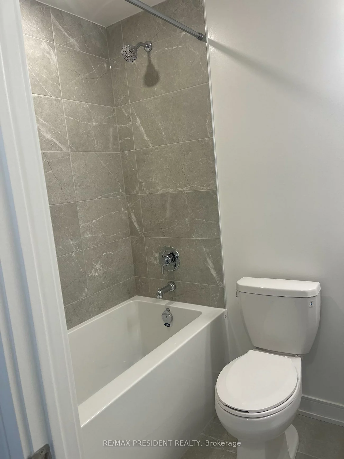 705, Davis, Huron Heights-Leslie Valley, Newmarket