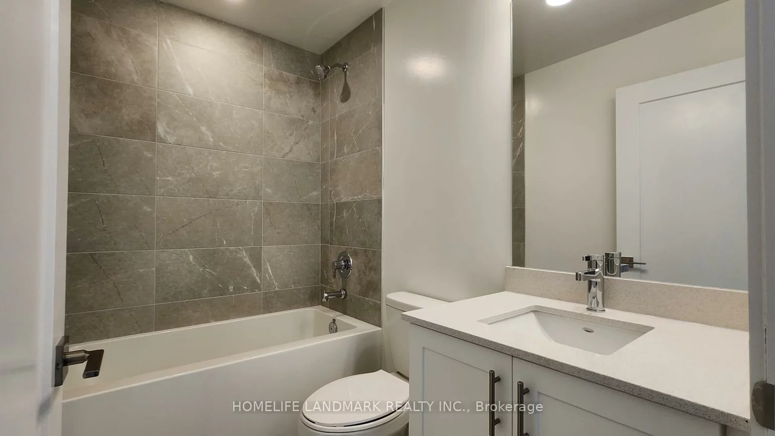 715, Davis, Huron Heights-Leslie Valley, Newmarket