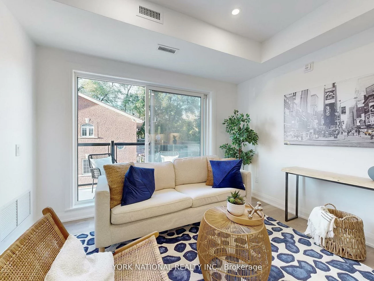 49, Charles, Central Newmarket, Newmarket