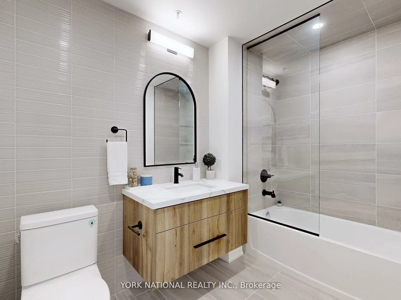 49, Charles, Central Newmarket, Newmarket