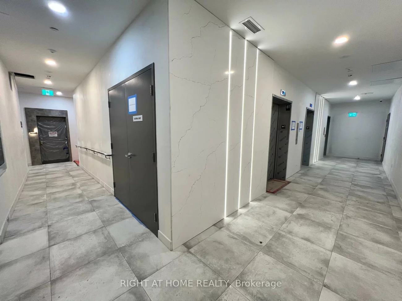 705, Davis, Huron Heights-Leslie Valley, Newmarket