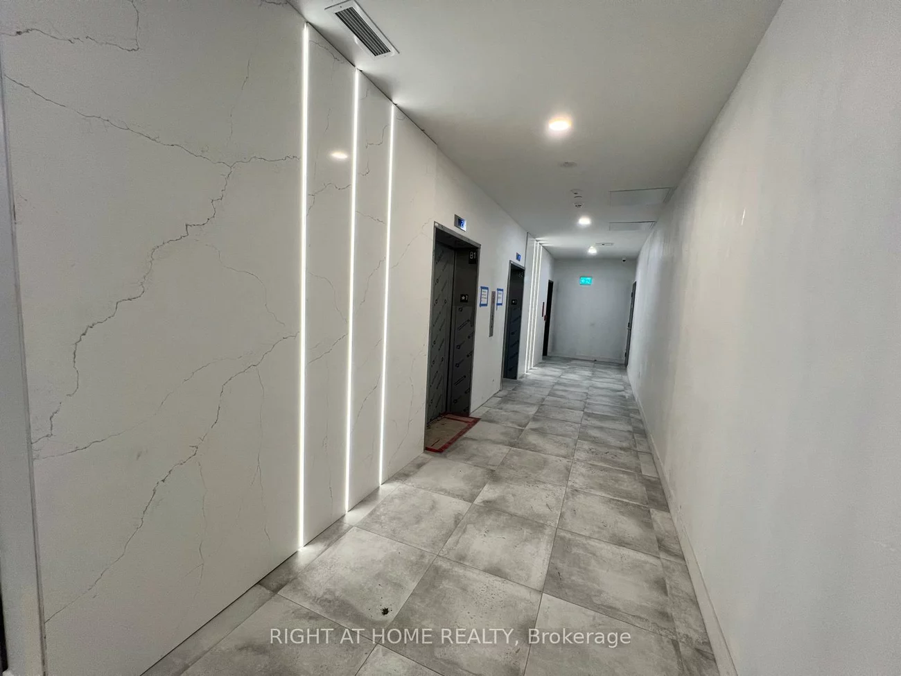 705, Davis, Huron Heights-Leslie Valley, Newmarket