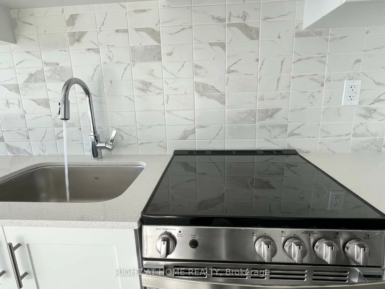 705, Davis, Huron Heights-Leslie Valley, Newmarket