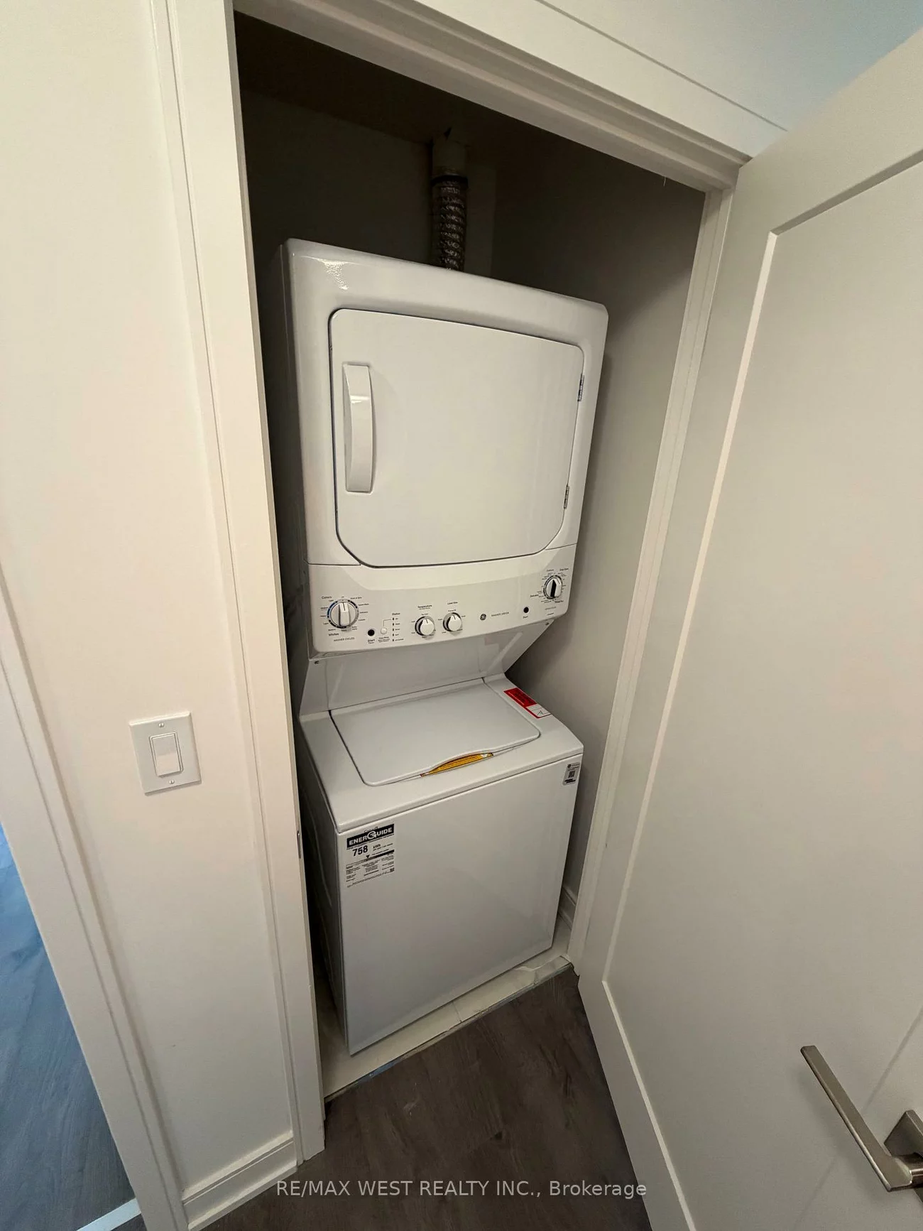 705, Davis, Huron Heights-Leslie Valley, Newmarket