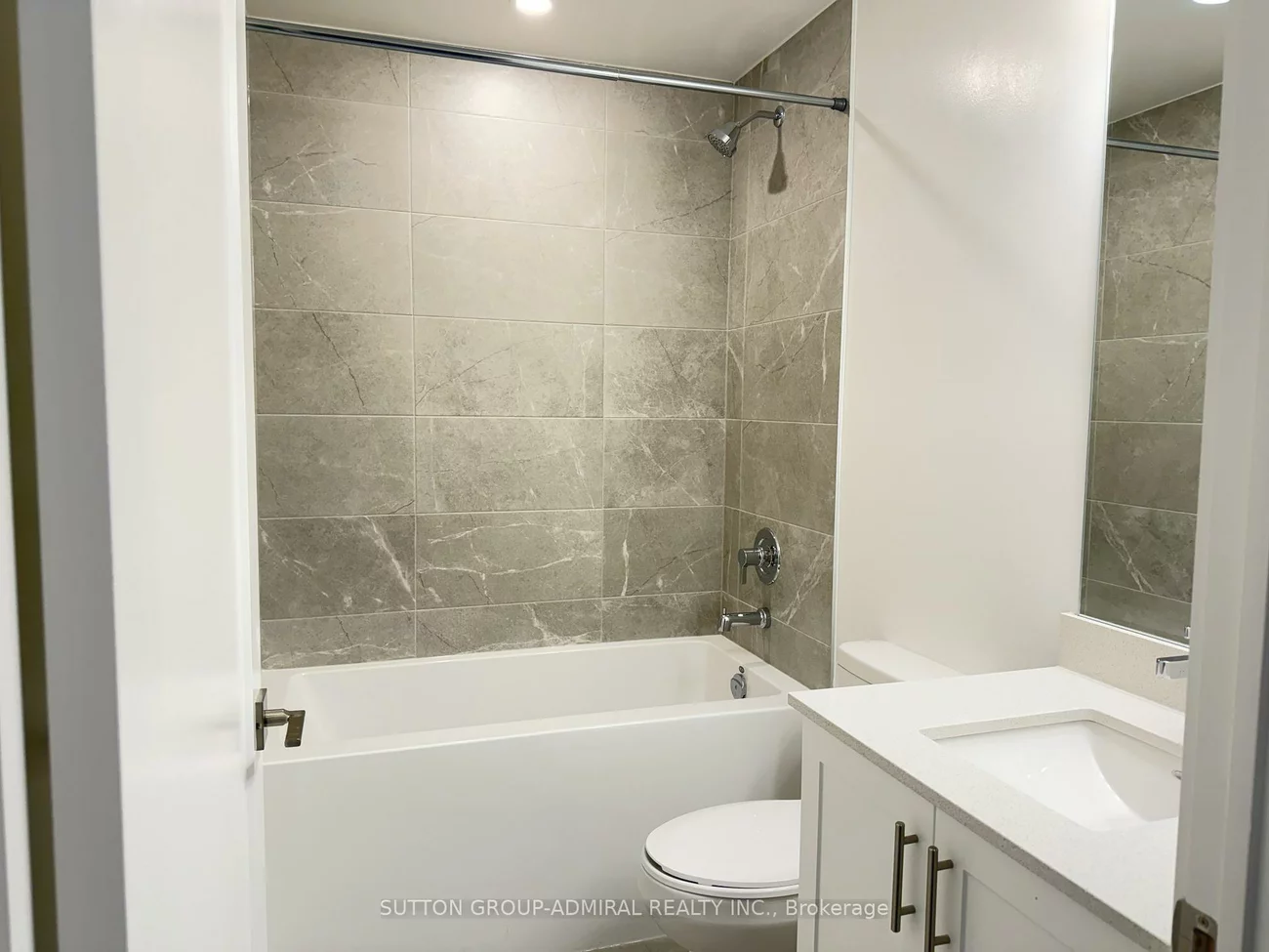 705, Davis, Huron Heights-Leslie Valley, Newmarket