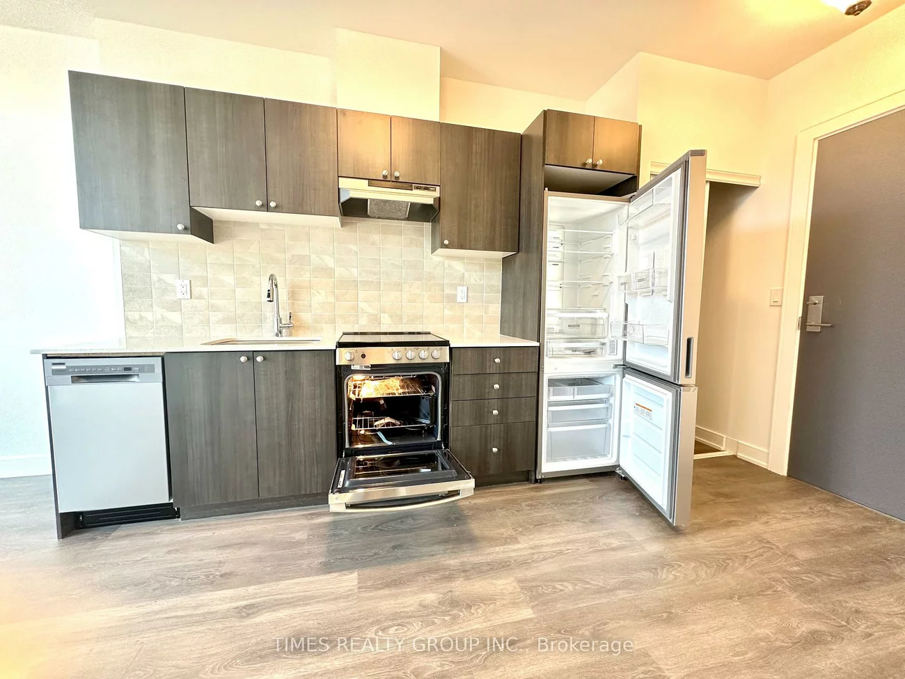 715, Davis, Huron Heights-Leslie Valley, Newmarket