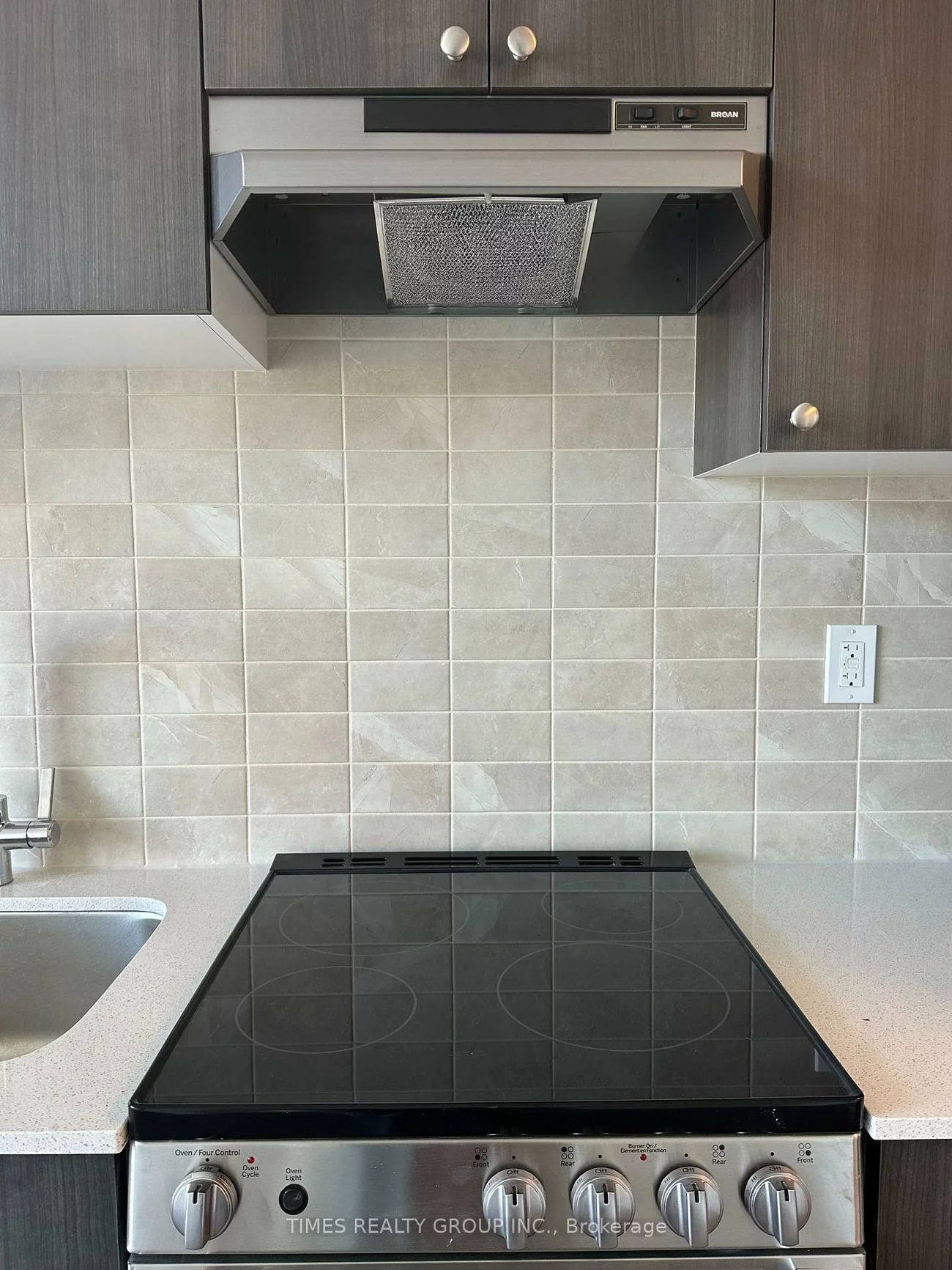 715, Davis, Huron Heights-Leslie Valley, Newmarket