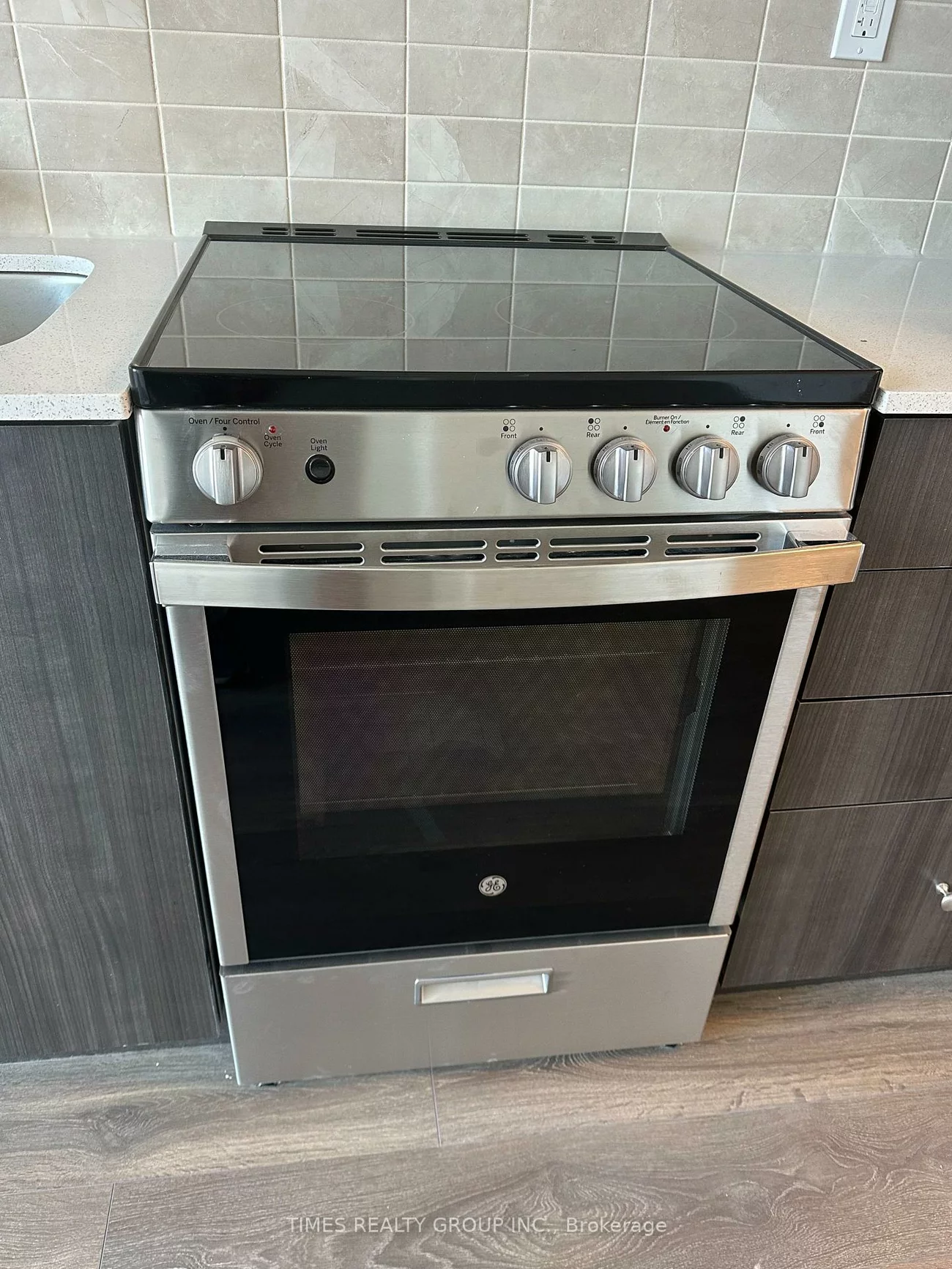 715, Davis, Huron Heights-Leslie Valley, Newmarket