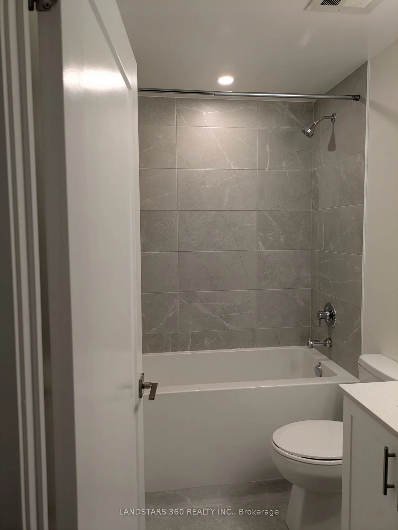 715, Davis, Huron Heights-Leslie Valley, Newmarket