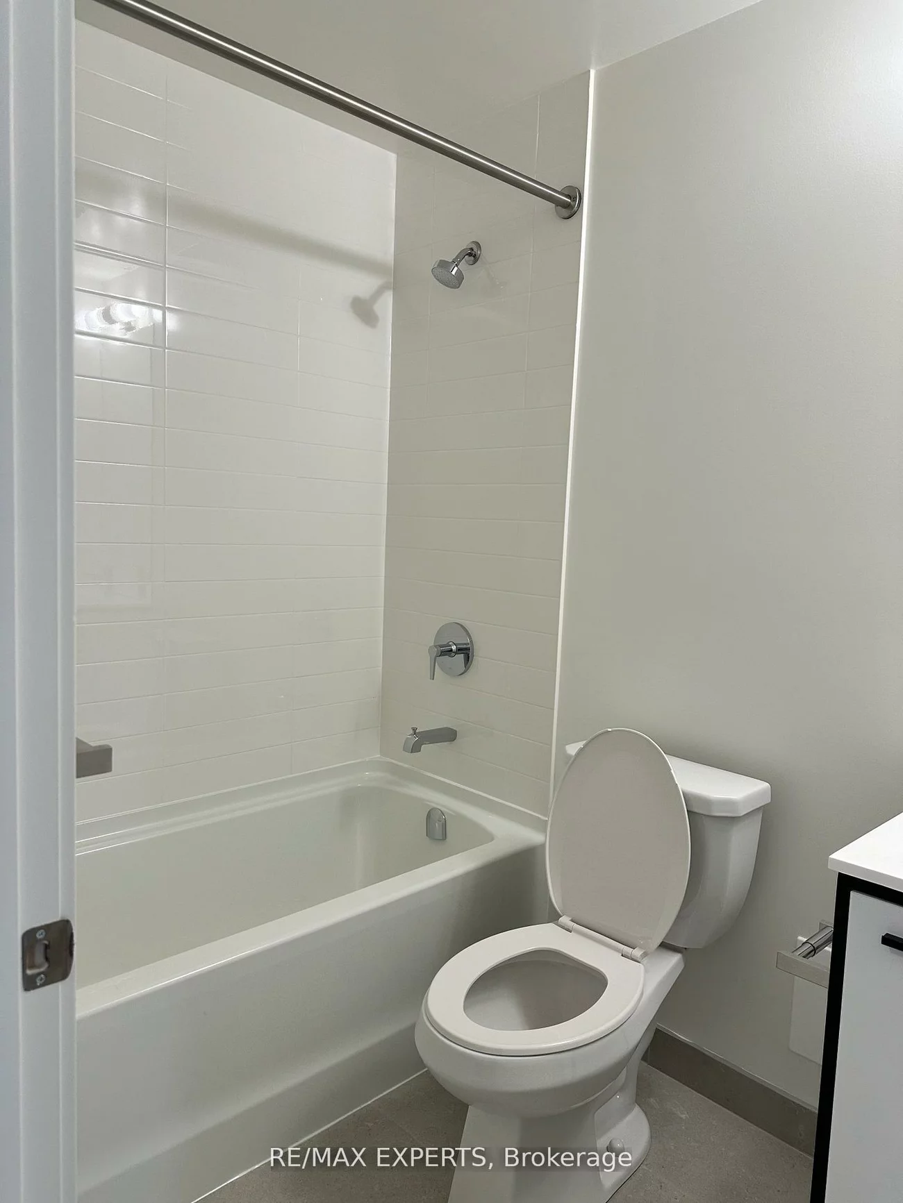 185, Deerfield, Central Newmarket, Newmarket