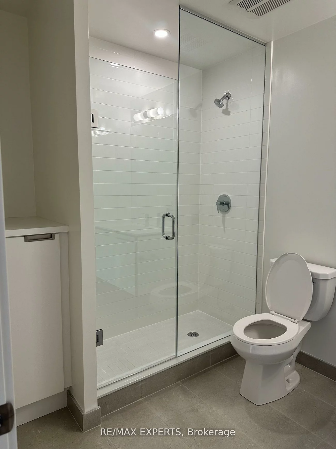 185, Deerfield, Central Newmarket, Newmarket