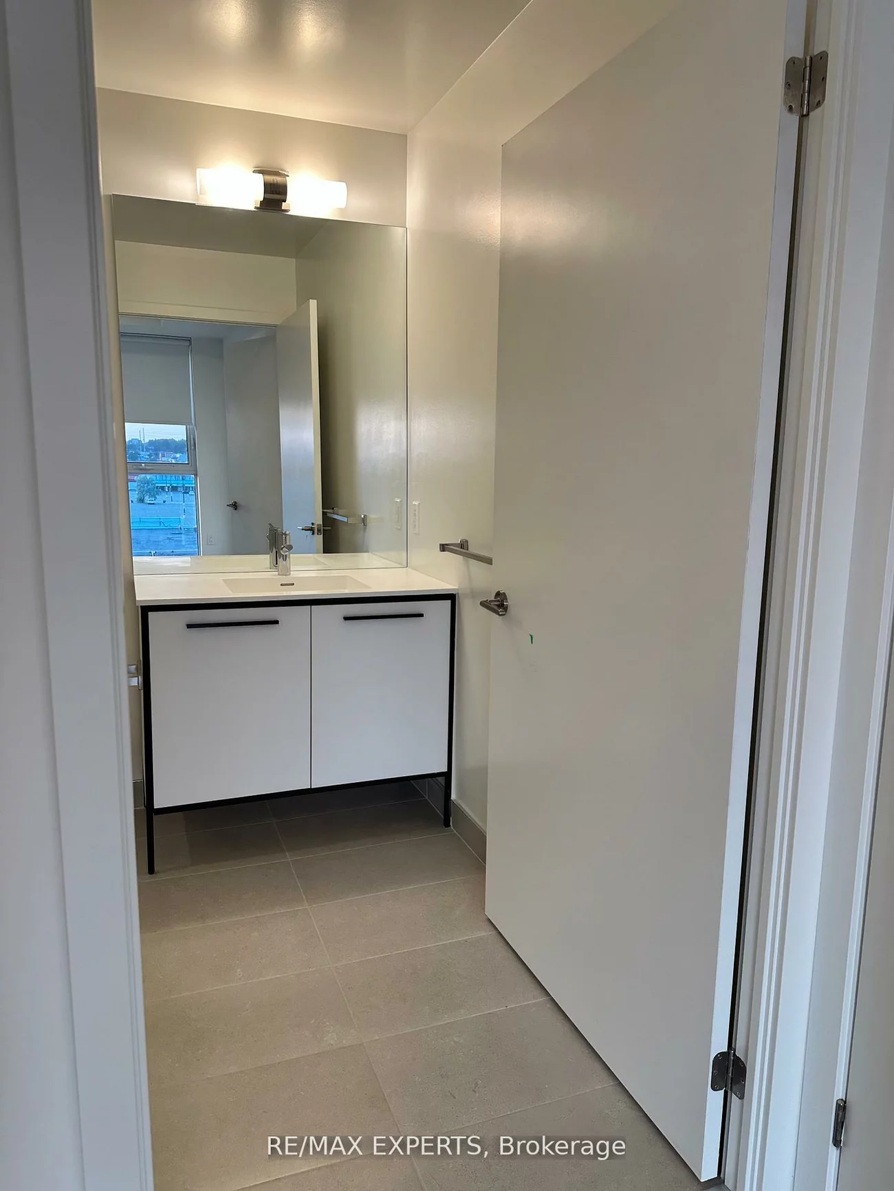 185, Deerfield, Central Newmarket, Newmarket