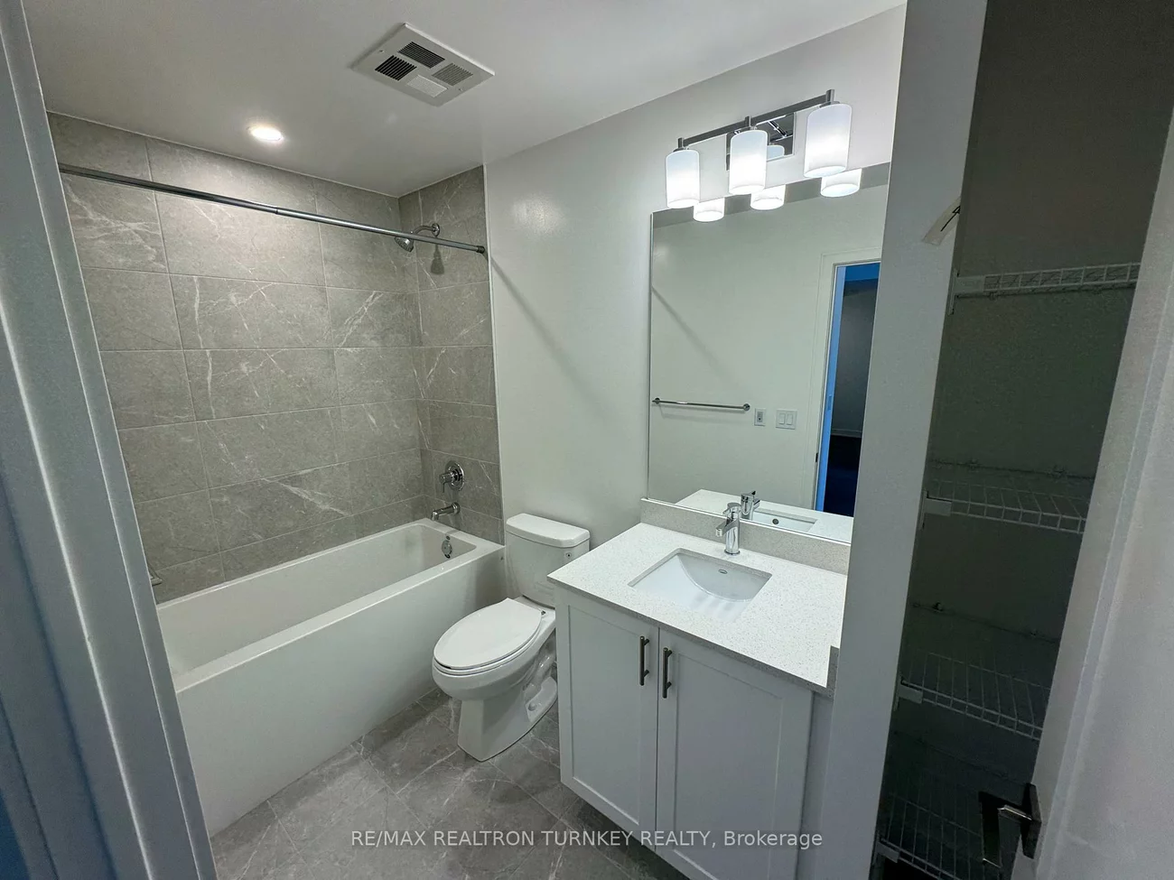 705, Davis, Huron Heights-Leslie Valley, Newmarket