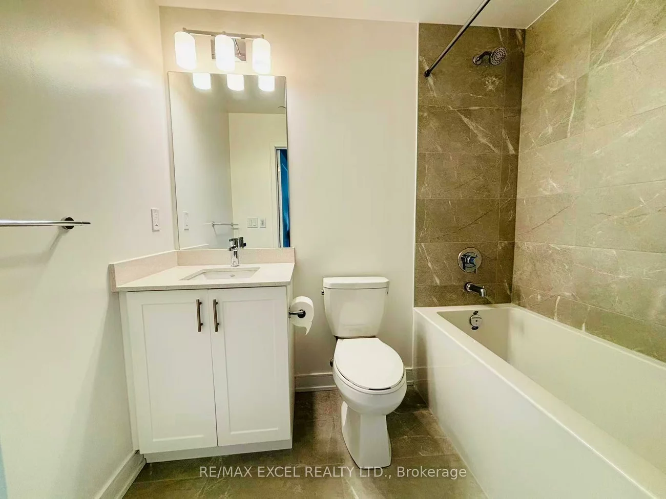 715, Davis, Huron Heights-Leslie Valley, Newmarket