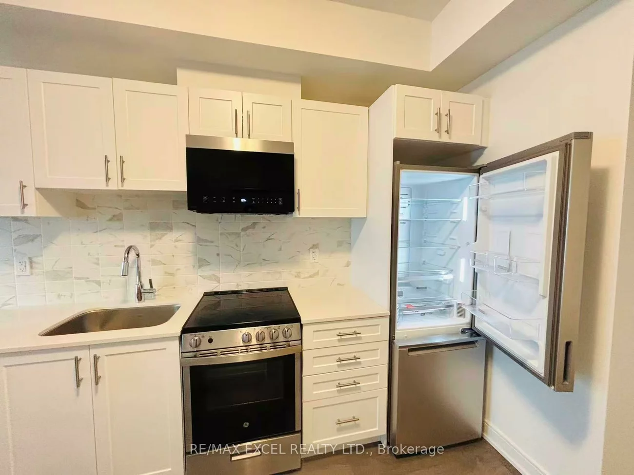 715, Davis, Huron Heights-Leslie Valley, Newmarket