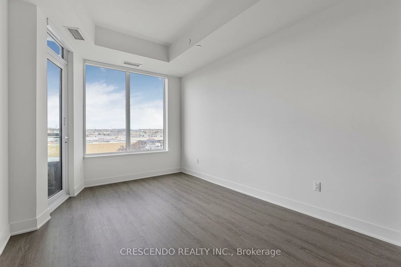 185, Deerfield, Central Newmarket, Newmarket