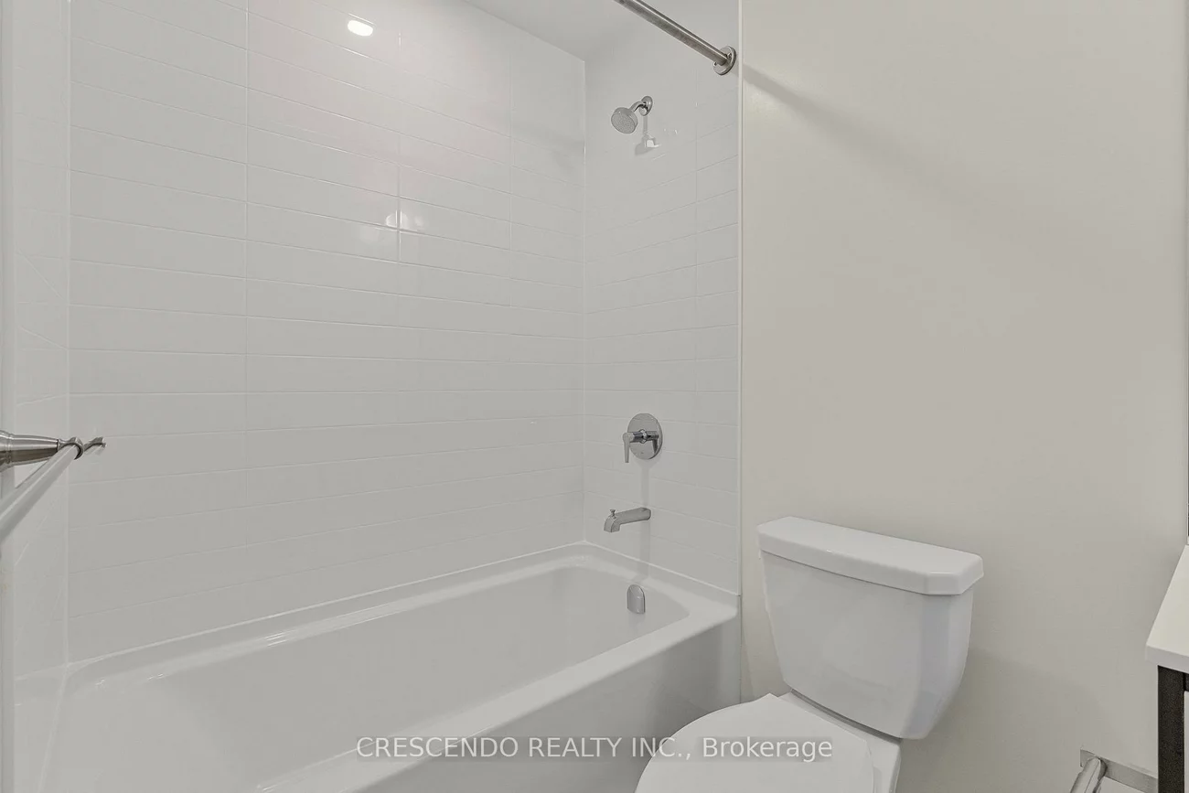 185, Deerfield, Central Newmarket, Newmarket