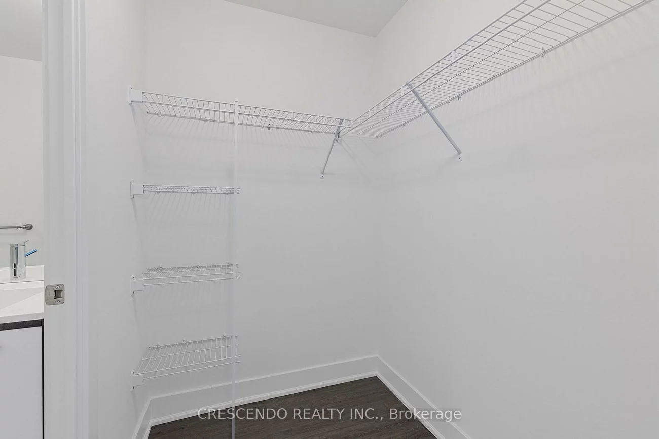 185, Deerfield, Central Newmarket, Newmarket