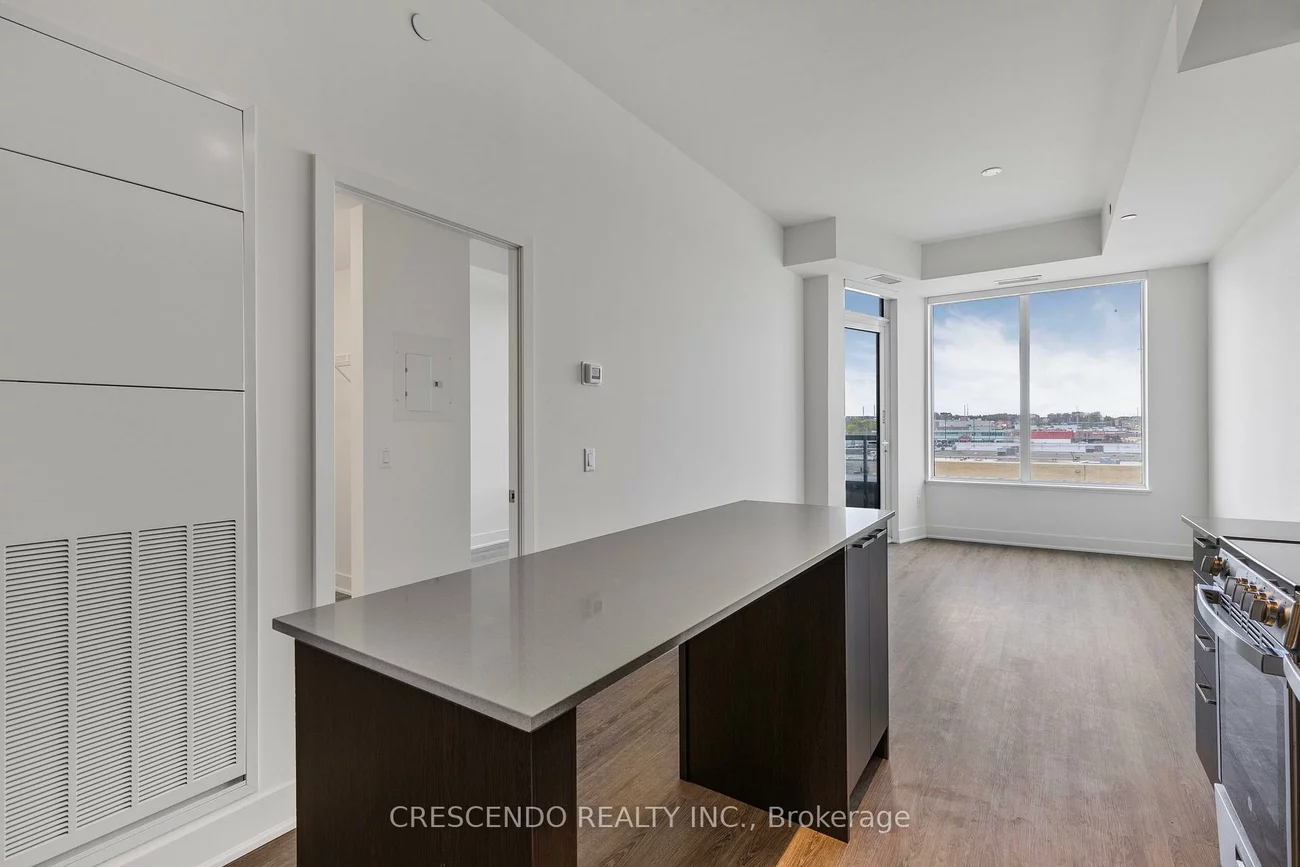 185, Deerfield, Central Newmarket, Newmarket