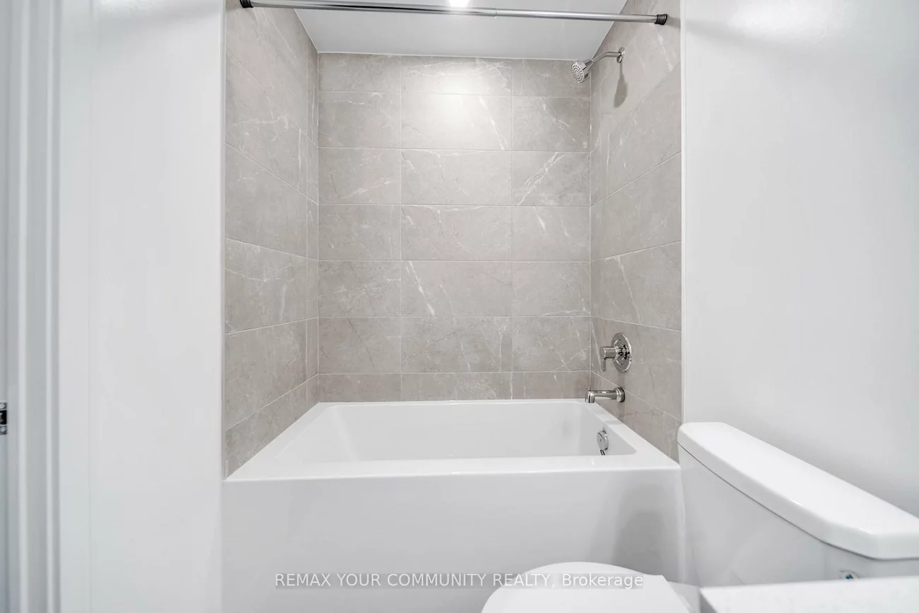 705, Davis, Huron Heights-Leslie Valley, Newmarket