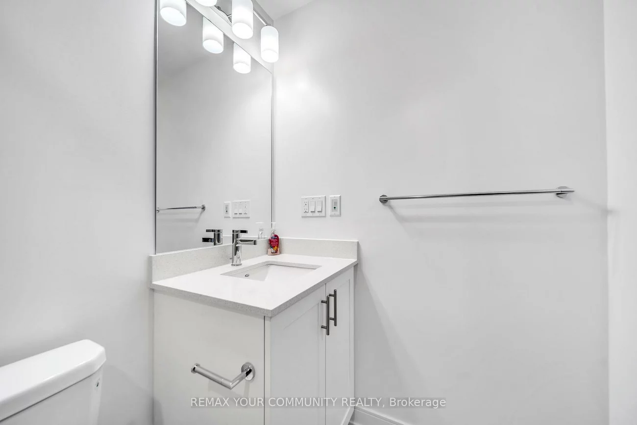 705, Davis, Huron Heights-Leslie Valley, Newmarket