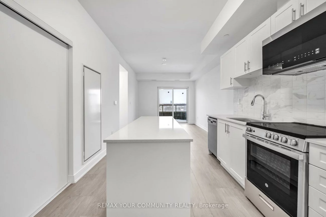 705, Davis, Huron Heights-Leslie Valley, Newmarket