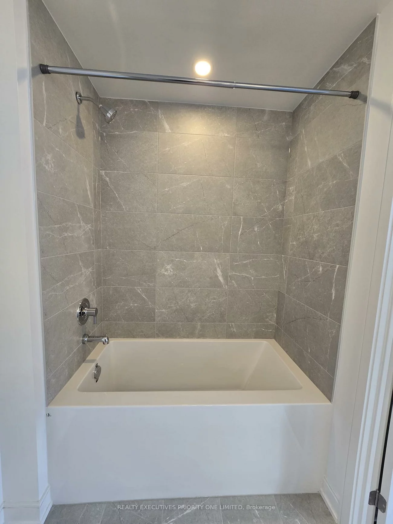 715, Davis, Huron Heights-Leslie Valley, Newmarket