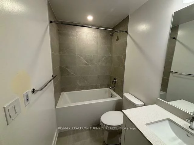 705, Davis, Huron Heights-Leslie Valley, Newmarket