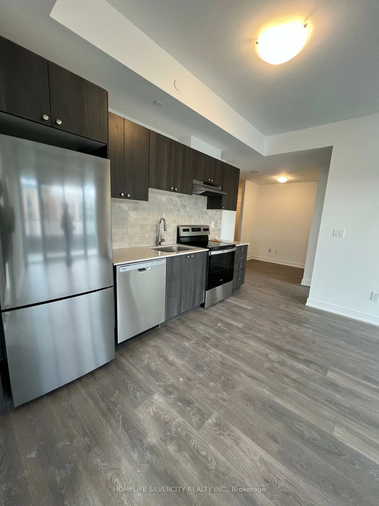 705, Davis, Central Newmarket, Newmarket