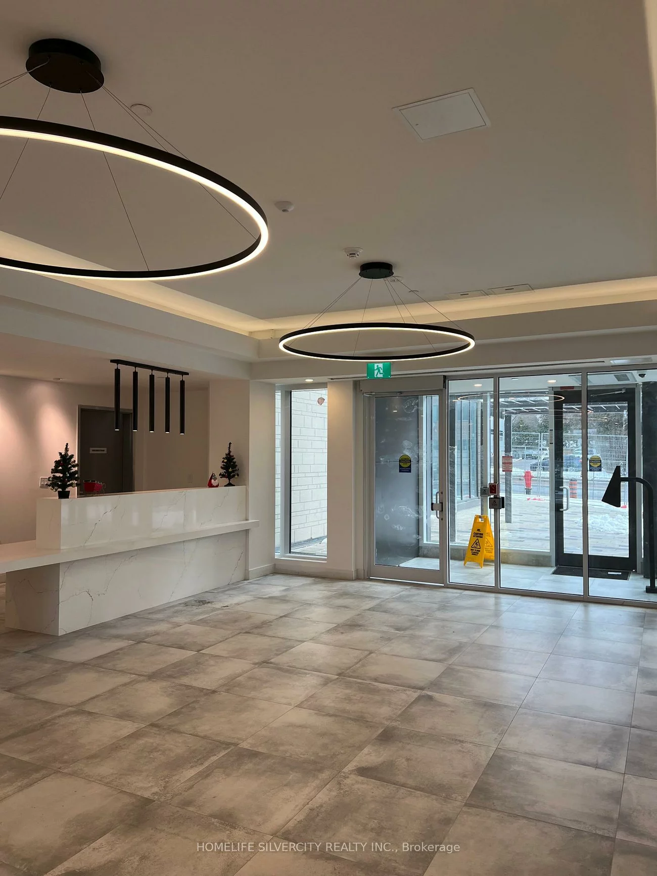 705, Davis, Central Newmarket, Newmarket