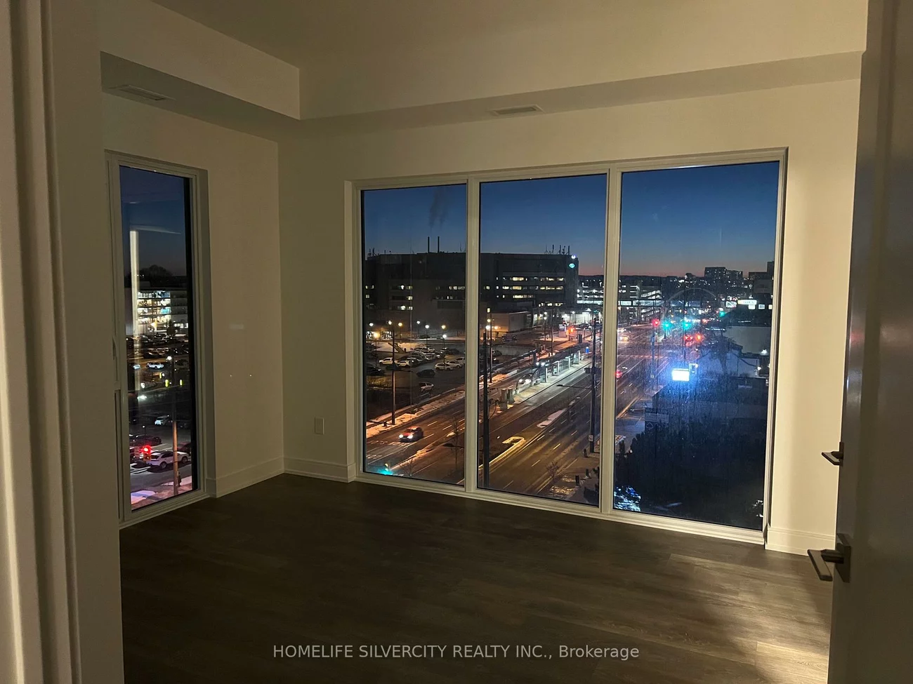 705, Davis, Central Newmarket, Newmarket