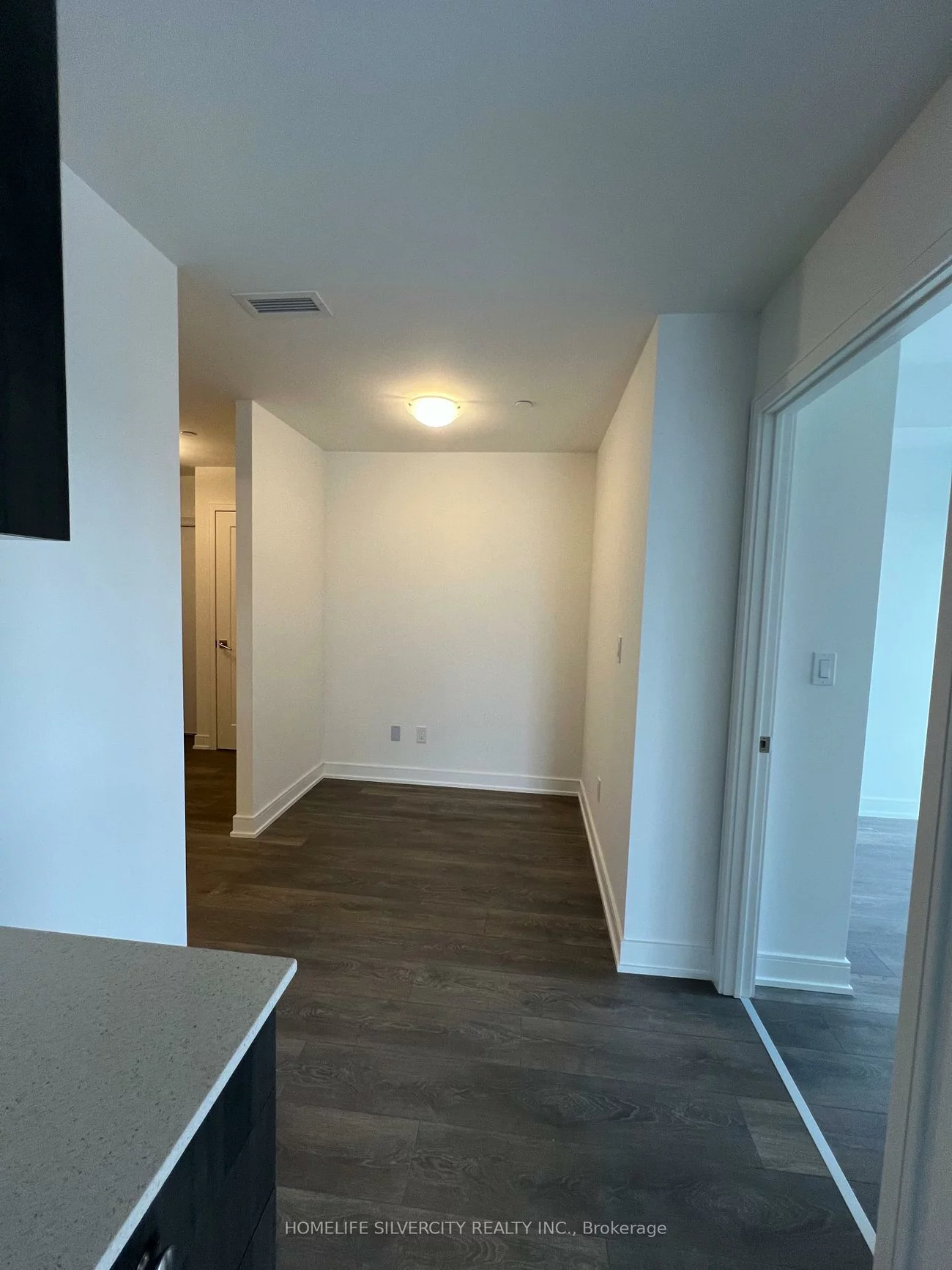 705, Davis, Central Newmarket, Newmarket