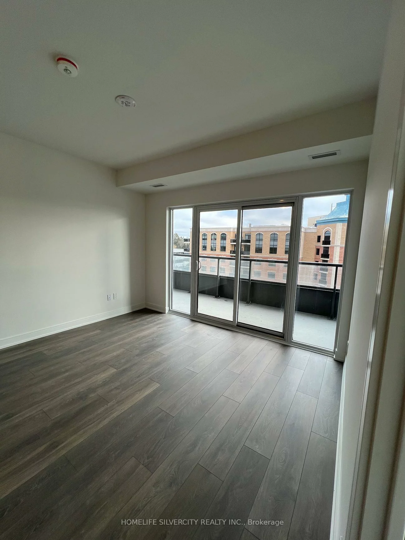 705, Davis, Central Newmarket, Newmarket