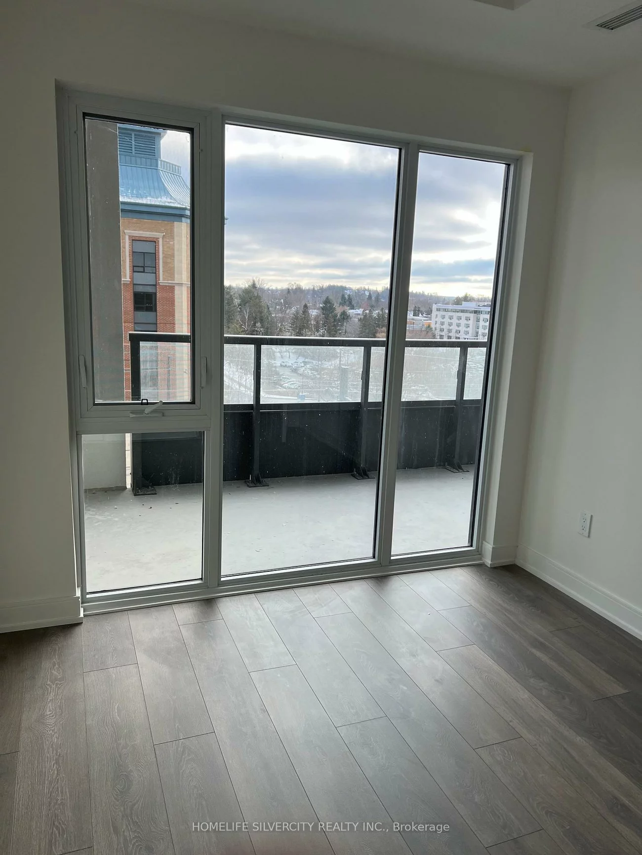 705, Davis, Central Newmarket, Newmarket