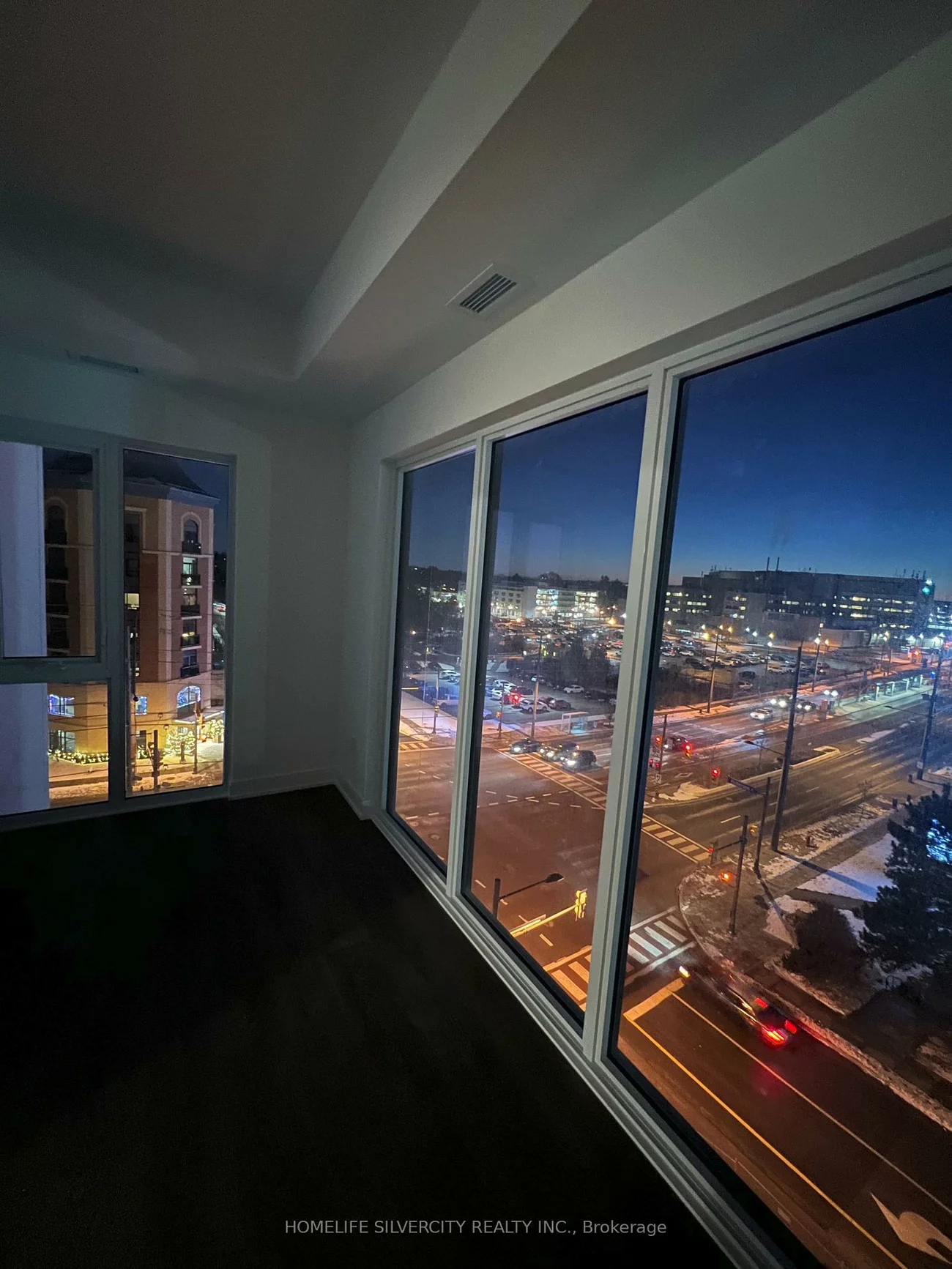 705, Davis, Central Newmarket, Newmarket