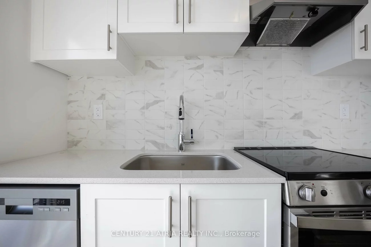 715, Davis, Huron Heights-Leslie Valley, Newmarket